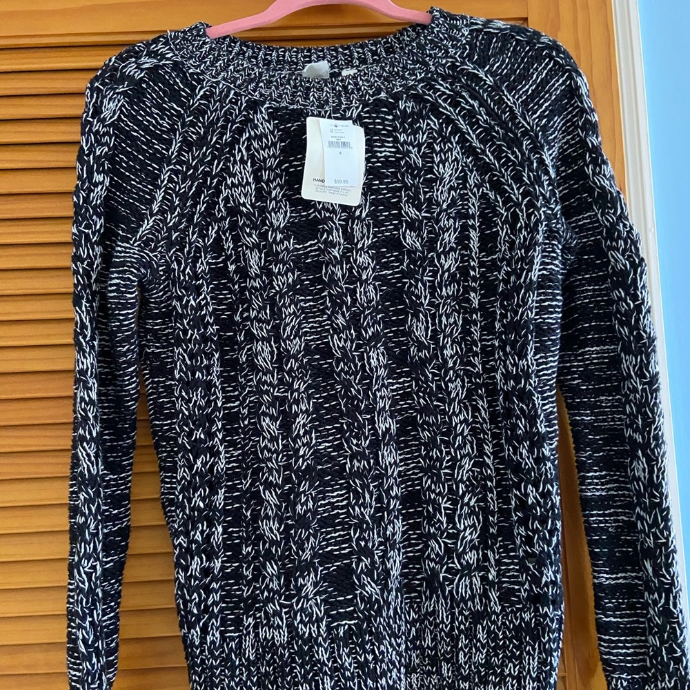 Gap sweater